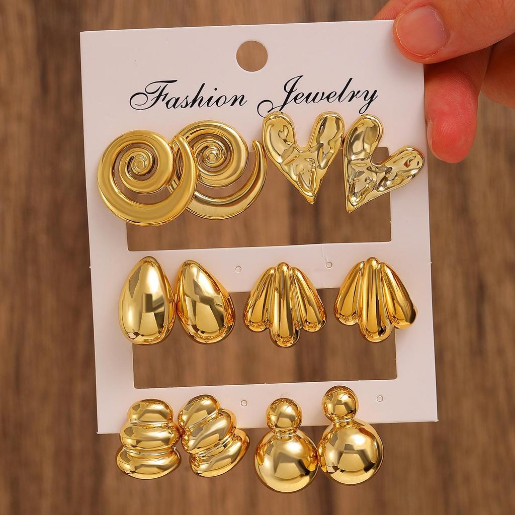 Elegant Geometric Gold Circle Earrings Set - Bold, Creative Design