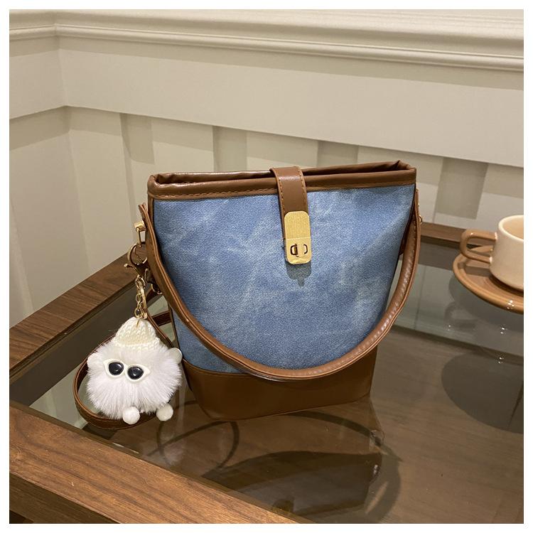Fashion Autumn and Winter Lock Casual New Trend Large Capacity Retro Color Matching Crossbody Portable Bucket Bag Female