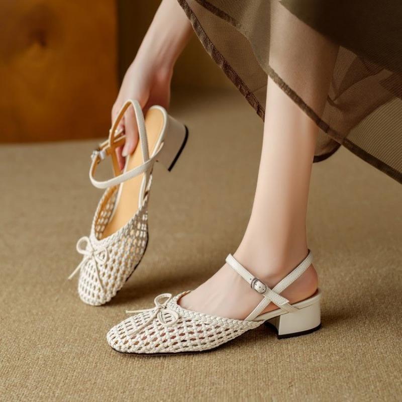 Fashion French Hollowed-out Braided Toe Sandals, Women's Thick Heels, Summer Bow Bow One-line Buckle with Medium Heels, Roman Shoes