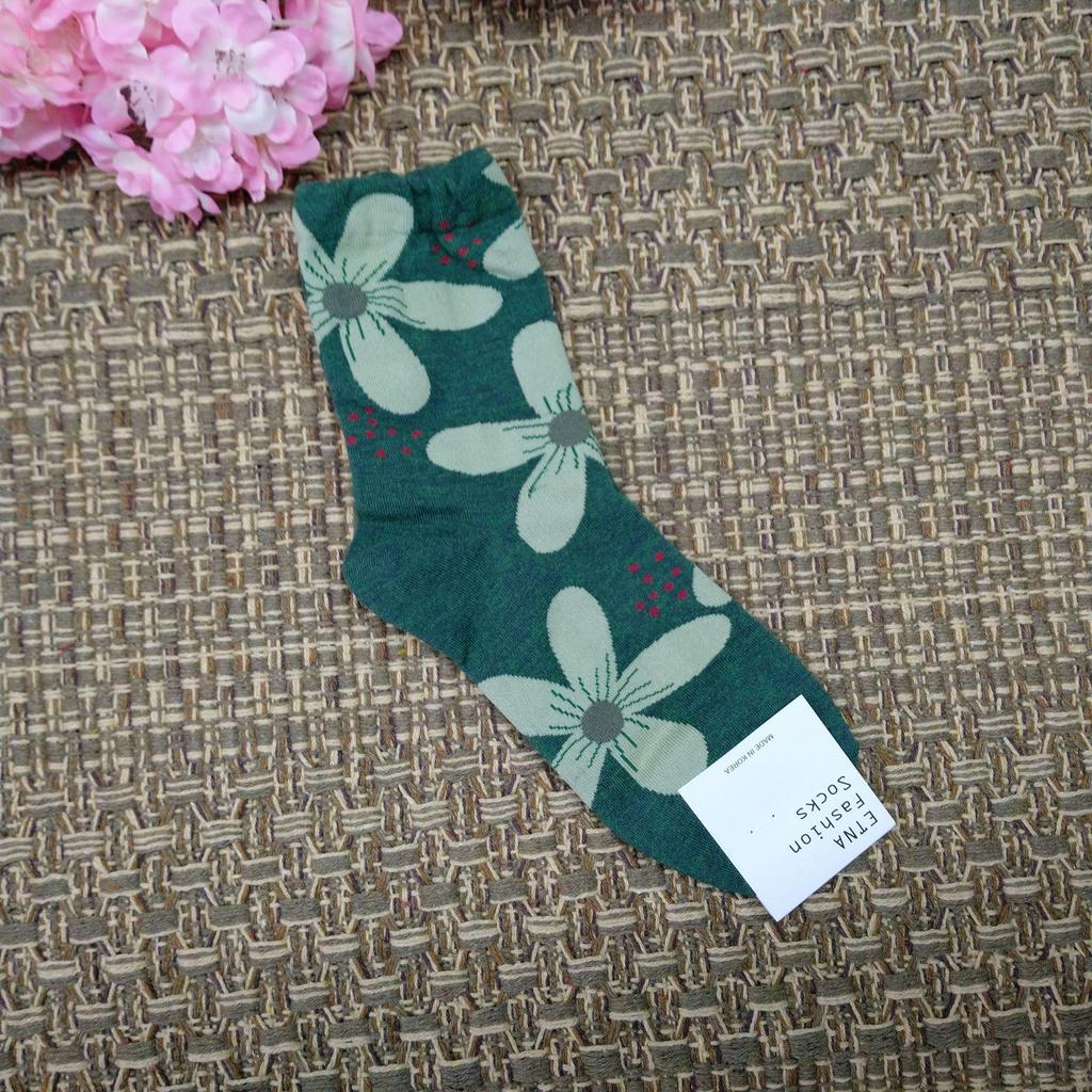 Korean Style Women's Floral Mid-Waist Cotton Socks - College Style with Big Flower Design