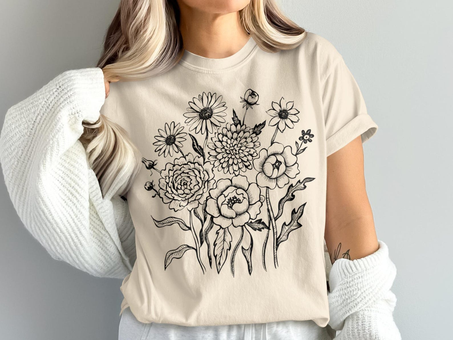 Black White Botanical Bouquet T-Shirt, Hand Drawn Floral Line Art Tee, Vintage Peony Daisy Chrysanthemum Sketch Shirt, Nature Garden Lover M