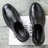 2025 läderskor herr sommar tunn enpedals loafers andningsbara affärsfri tid senior känsla ihåliga läderskor brittisk stil