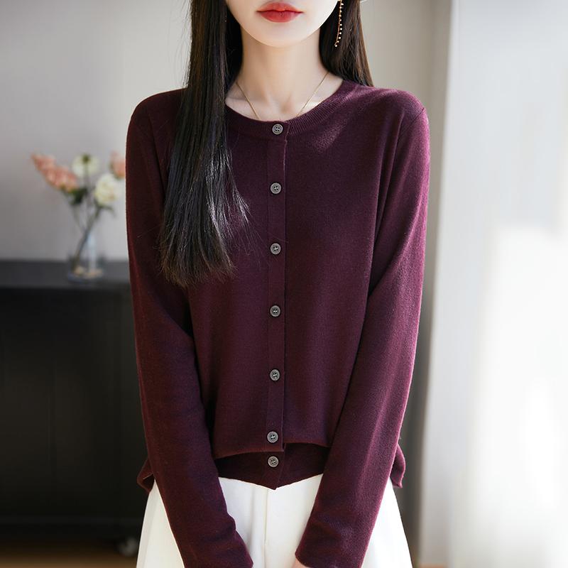 Dámský lehký kardigan z 50% vlny a 50% morušového hedvábí - všestranný úplet na 4 sezóny pro celoroční pohodlí a styl