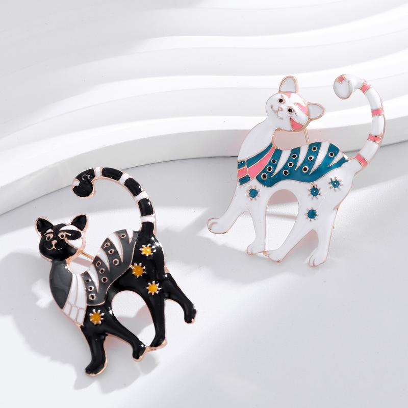 Chinese Cat Enamel Brooch Pin for Women with Abstract Art Cute Kitten Animal Style Lapel Badge Gift for Clothes Bags