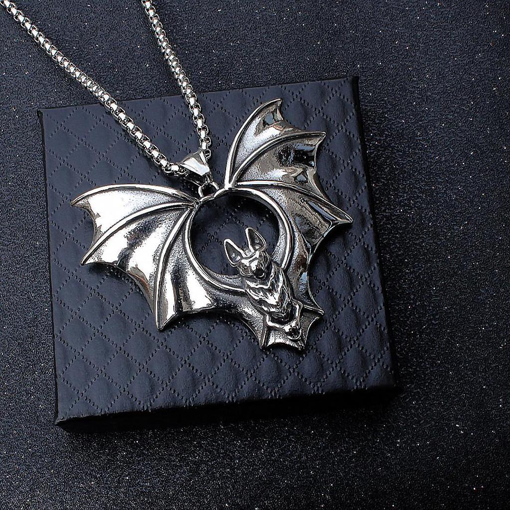 Colier Bărbați Pandantiv Liliac Retro Oțel Inoxidabil - Bijuterii de Modă Trendy, Versatile