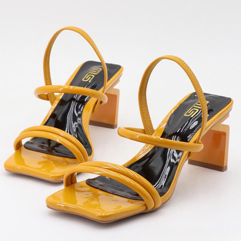 Fashion New Square Toe Strange Style Women Sandals Sexy Open Toe Narrow Band Designer Shoes Fashion Comfortable Large Size Slide Sandals