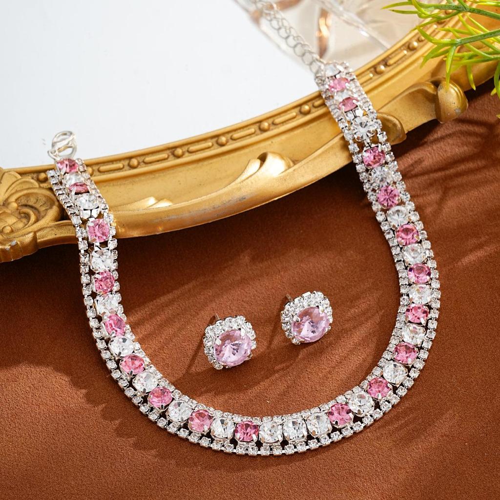 Elegant Rhinestone-Inlaid Square Clavicle Necklace Set - Luxurious, Fashionable, and Unique for Women