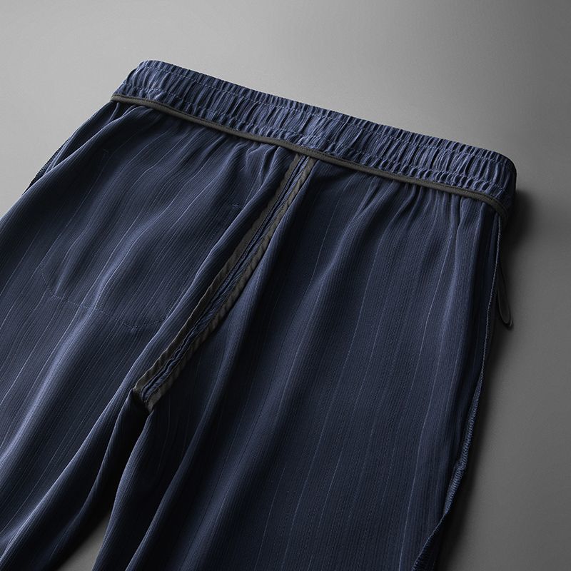 Calças casuais masculinas finas de triacetato respiráveis, plissadas, soltas e confortáveis, de verão, com pernas retas e largas