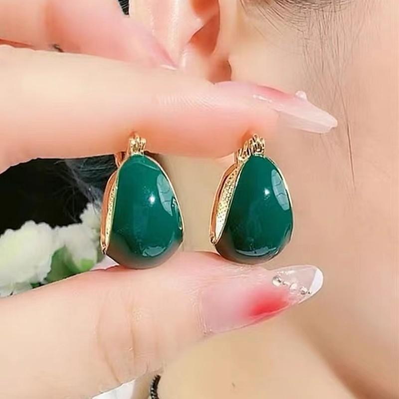 Wind fashion versatile stud earrings women's hot-selling high-end temperament trendy earrings street stall night market explosion