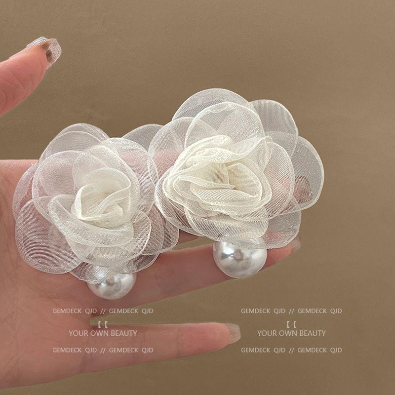 Pendientes de Clip de Flores Nuevos y Elegantes para Mujer 2025 - Diseño Nicho de Verano, Joyería de Alta Gama para Orejas No Perforadas