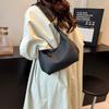 Simple retro shoulder bag women's new fashionable texture underarm bag casual commuter dumpling bag