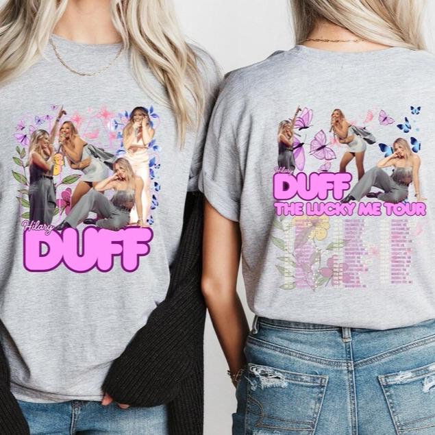 Hilary Duff Tour 2026 Maglietta a 2 Lati The Lucky Me Tour Tee Maglietta Retro Hilary Duff Maglietta Estetica per Concerto Maglietta Vintage Bootleg Hilary