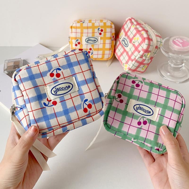 Bolsa de Cosméticos de Cuadros Grandes Coreana Bolsa de Higiene Femenina de Cereza Pequeña de Alto Valor Bolsa de Almacenamiento Mini Portátil Bolsa para Auriculares Bluetooth
