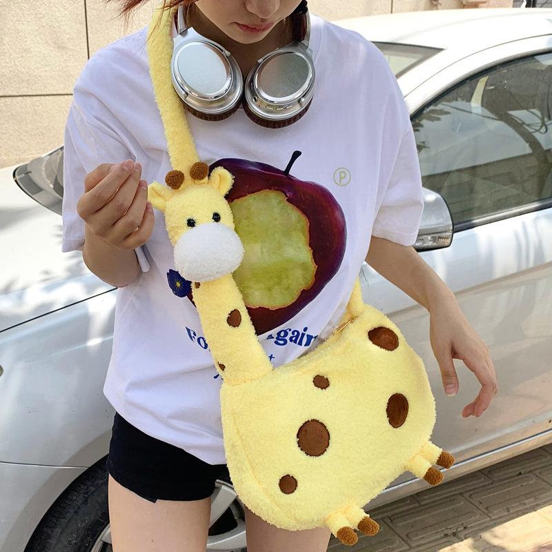Girl Cute giraffe crossbody bag  female cartoon animal plush doll shoulder bag