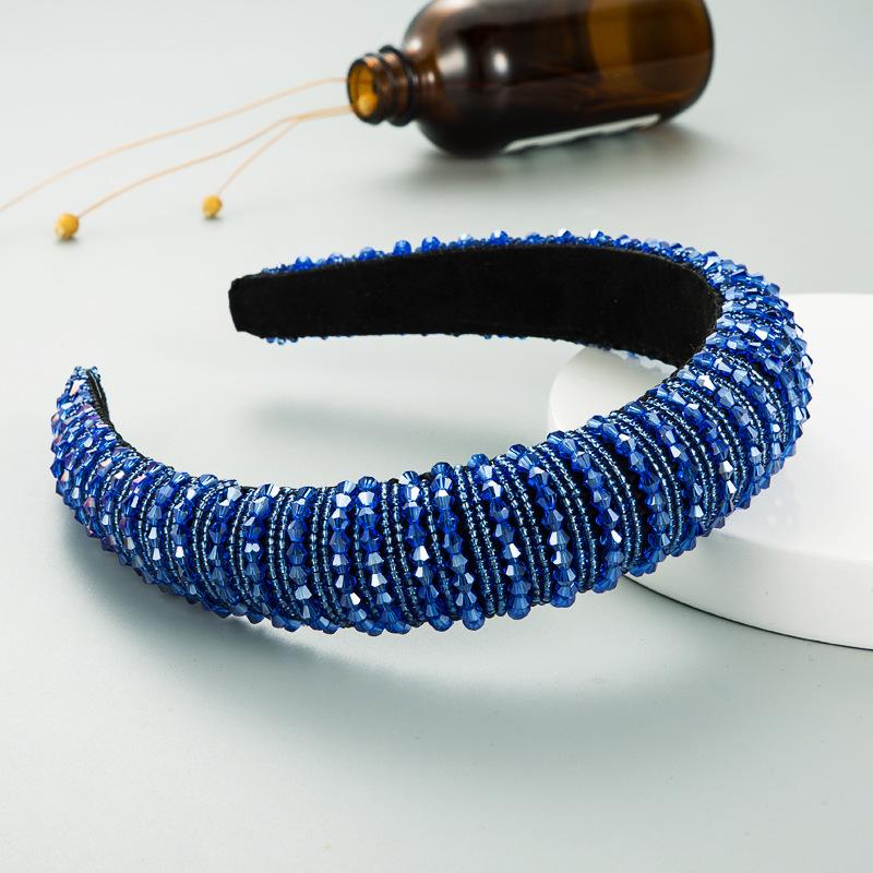 Hairband Handmade Braided Beaded Headband for Women, Made of Sponge Material, Simple and Elegant Face Mask Accessory for Hair.