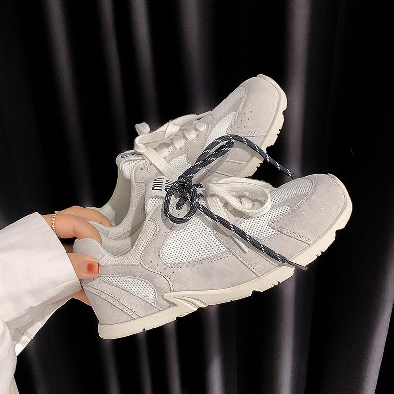 Hroznová matka stejná 2025 nové retro šněrovací všestranné prodyšné kožené ležérní sportovní tréninkové boty Forrest Gump dámské