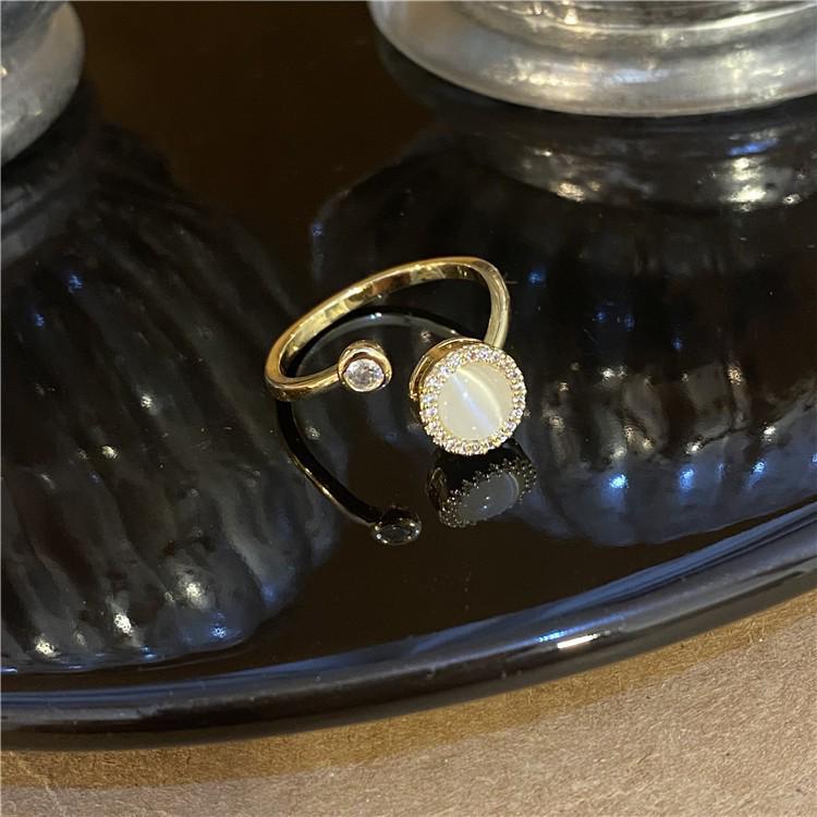 Elegant Women's Rotating Necklace Set with Round Cat's Eye Stone and Diamond Accents