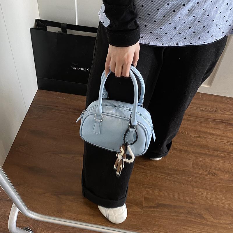 Premium Sense Niche Bag Women 2025 New Spring and Summer Fashion Casual Shoulder Messenger Bag Portable Bowling Bag