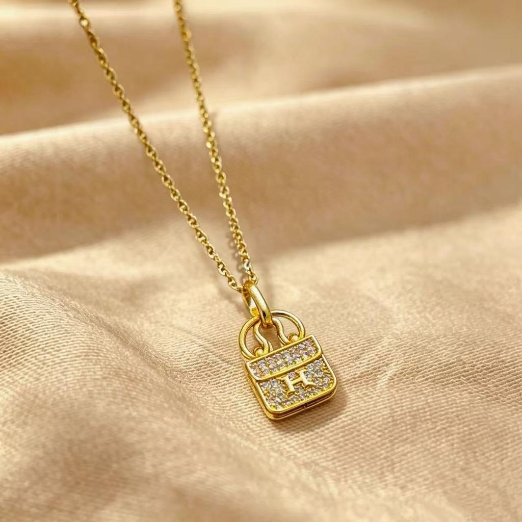 Women Rhinestone Inlaid H Bag Pendant Minimalist Clavicle Necklace Fashion Jewelry