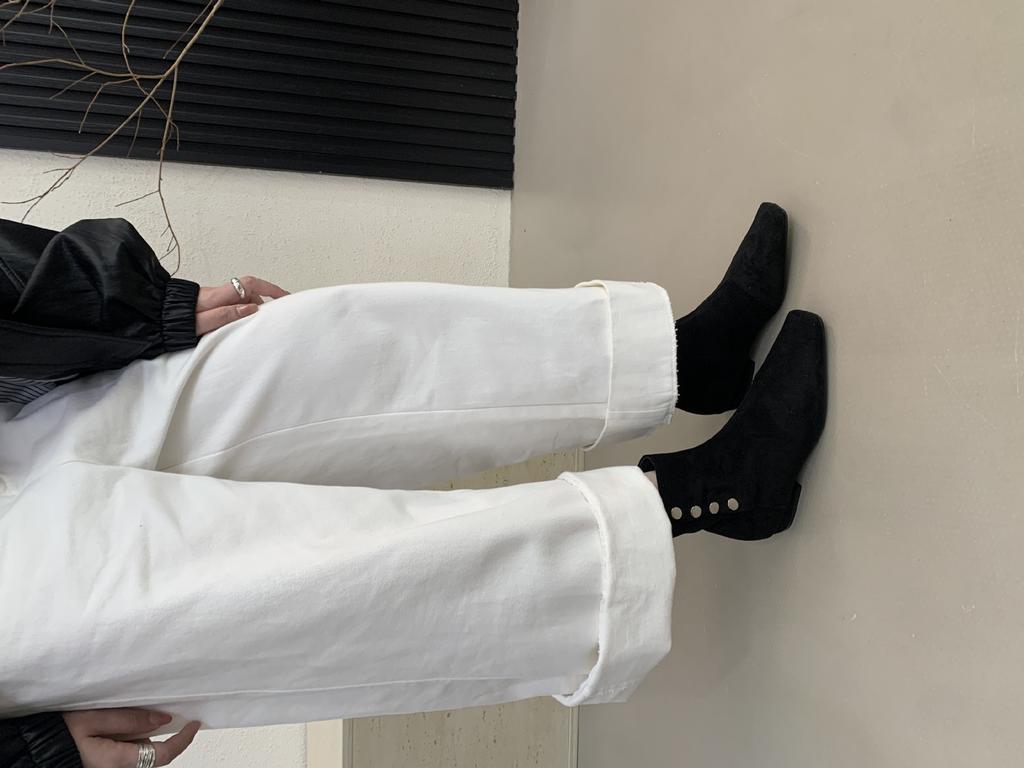 2025 New Round Head Suede Button Square Head Low Tube Thin Martin Fashion Women's Short Boots