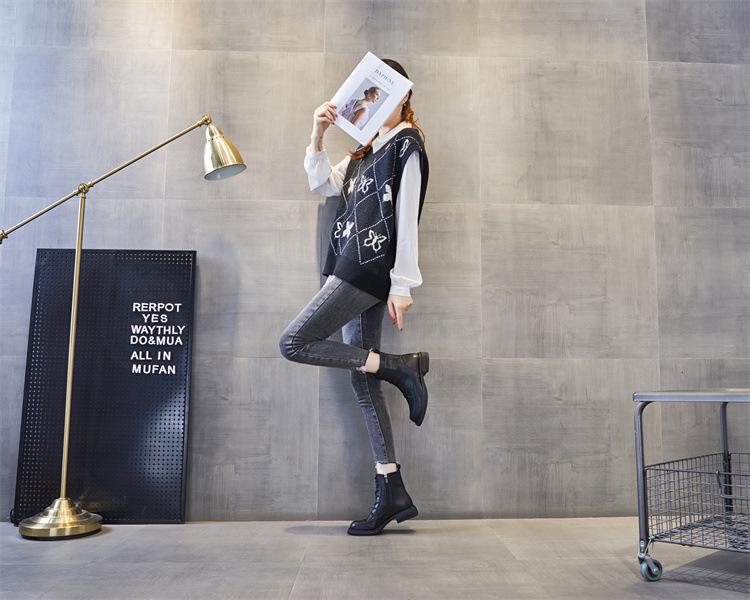 Molett Méretű Valódi Bőr Félvádli Bokacsizma Nőknek, Brit Stílusú, Ősz/Tél 2022, 41-43-as Méret.