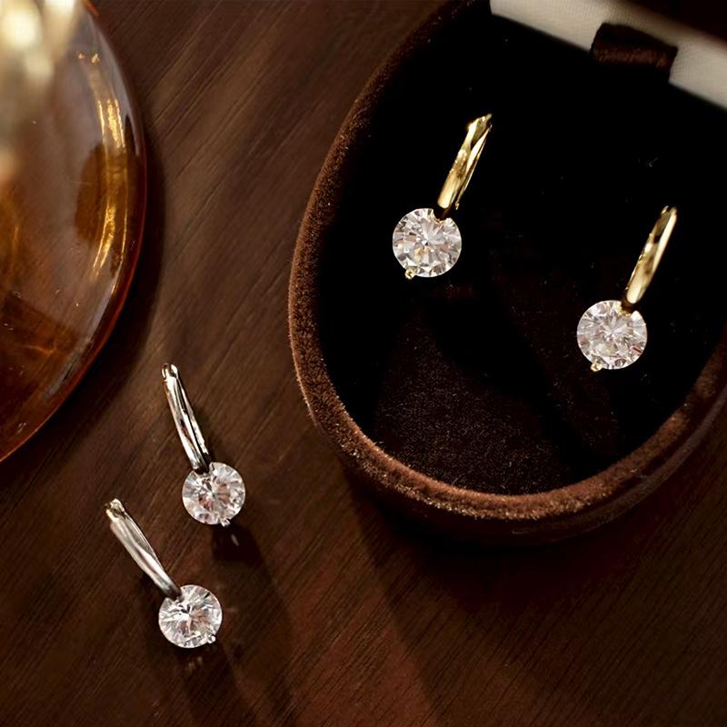 Zhuozhifan S925 Silber Leichter Luxus Diamant Ohrstecker 7.0 - Vielseitig für den täglichen Gebrauch