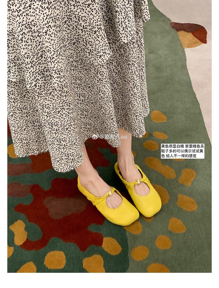 

Grape mother has the same style in stock~ Kink small gold buckle fashionable apple head soft waxy sheepskin low heel single shoes women s spring a 40