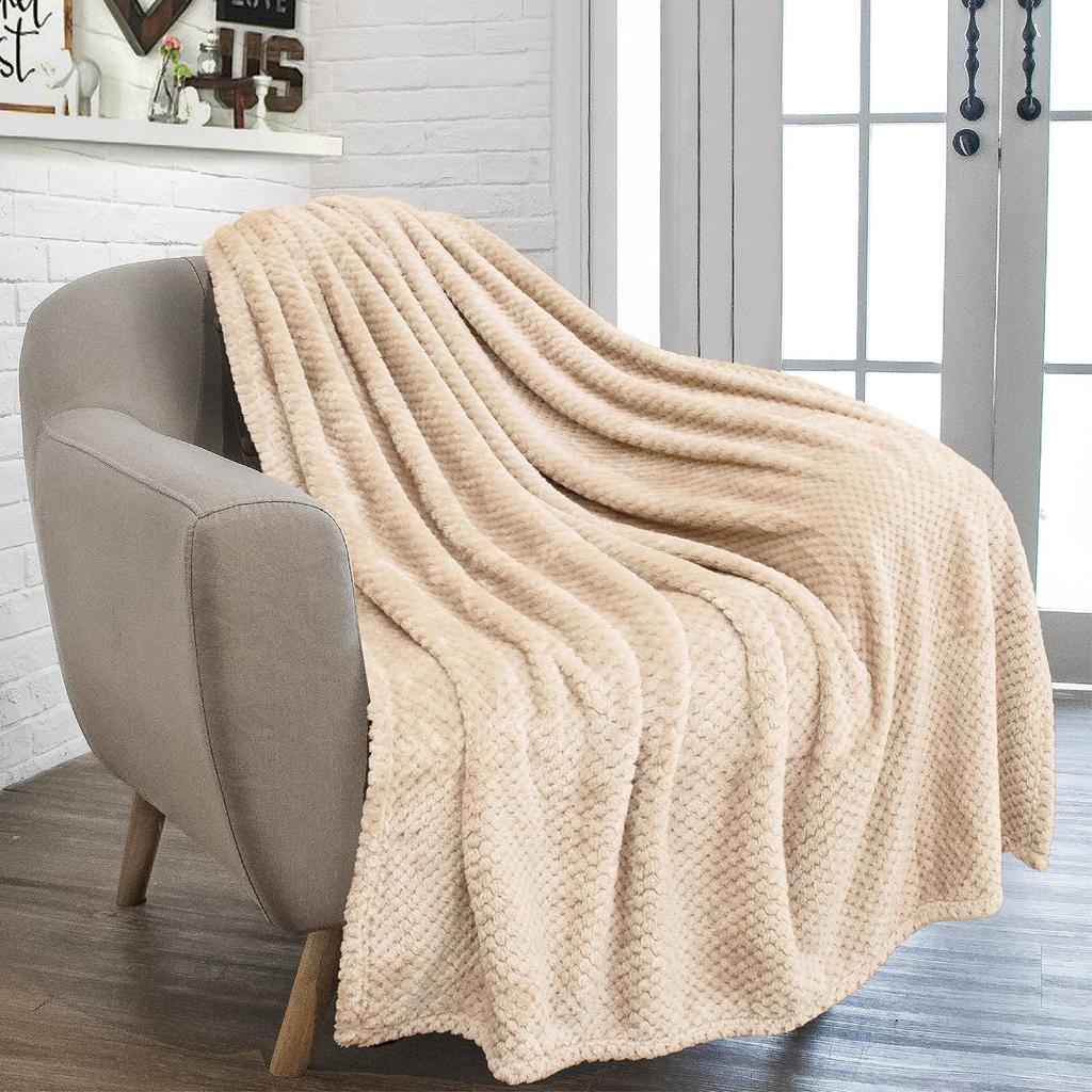 Cute Snowman Pattern Blanket Flannel Soft Comfortable Home Blanket Warm Blanket Birthday Gift