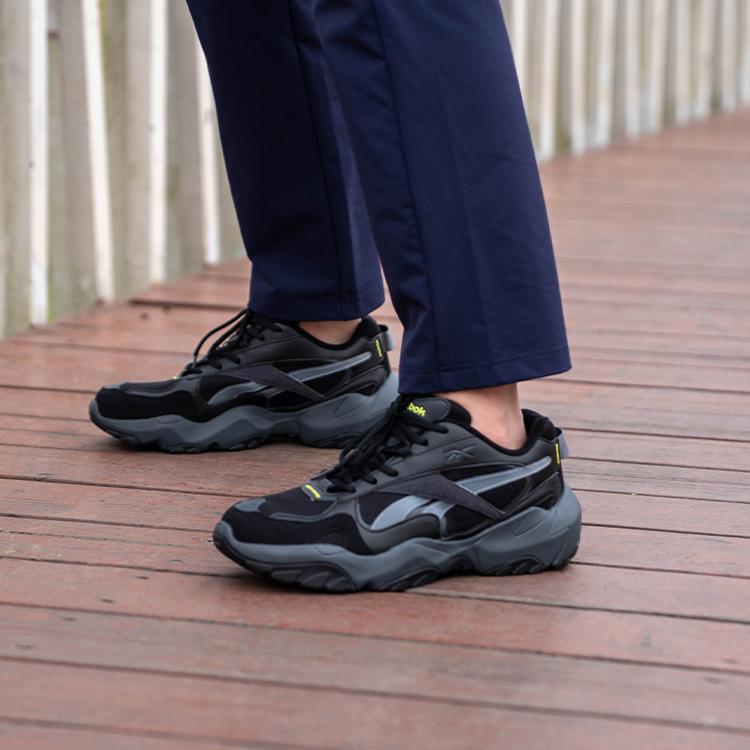 Reebok Fluffi Puff CN Retro Trend Thick Sole Versatile Dad Shoes Low Top Running Shoes Unisex Sneaker Black 24FRC913U1GH1