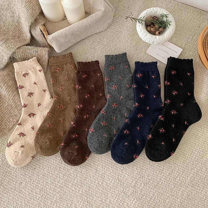 Women's Socks Thick New Retro Fashion Korean Style Wool Warm Socks Casual Novelties Sweet Long Ladies Flower Socks Comfort Cute