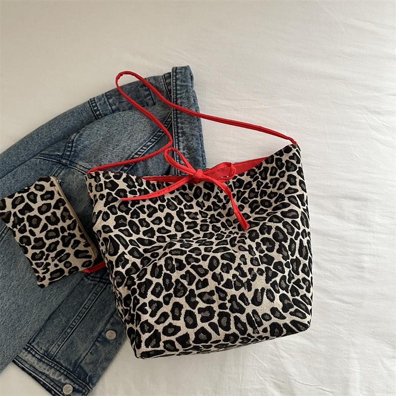 2025 Autumn New Large-capacity Lazy Wind Leopard Print Tote Bag Casual Relaxation Personality Japanese and Korean Practical Shoulder Bag