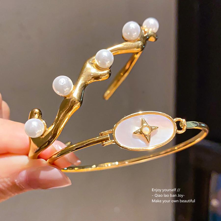 Modern Minimalist Jewelry Oval Pearl Gold Plated Bracelet For Womens Elegant Style