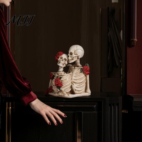 Premium Quality Home Accents Dark Romantic Ornaments, Gothic Couple Resin Skull Model, Unique Halloween Decoration Artistic Delicate Decorations