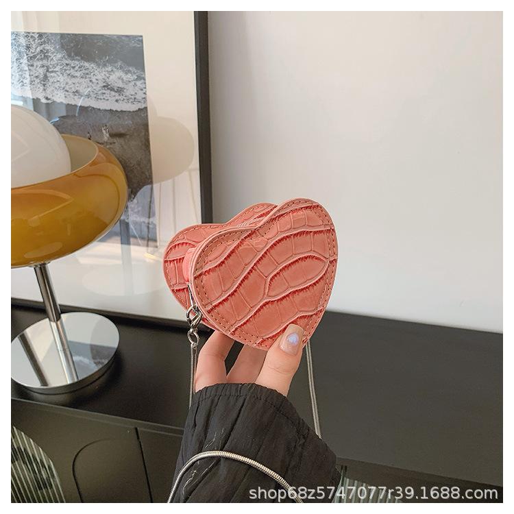 Niche Design Exquisite Peach Heart Bag Crocodile Print Chain Single Shoulder Crossbody Cross-body Women's Bag 2025 New Personalized Love Bag