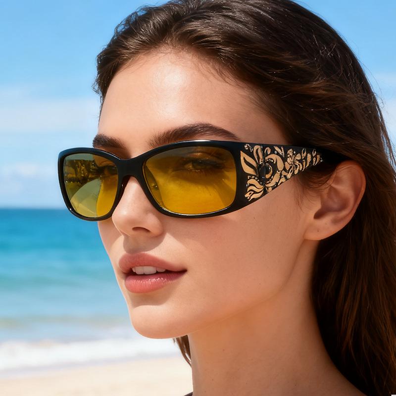 Attractive Glasses Women's Y2k Retro Pattern Sunglassesfashion Diamond Inlaid Sunglasses Trendy Personality Shades Forbeachtravel Street Shot