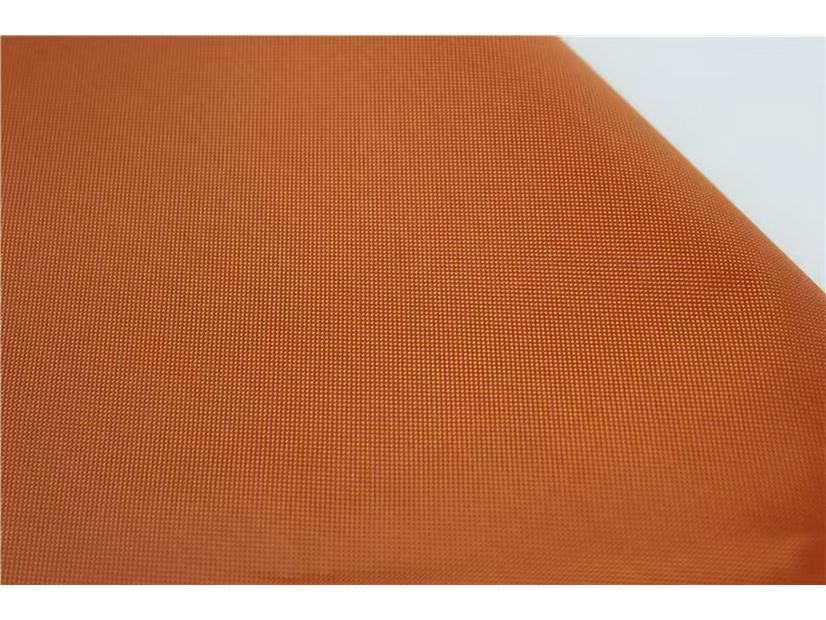 300D Oxford Memory Fabric: Tear-Resistant Windbreaker for Luggage, Workwear, Baseball, and Mountaineering.