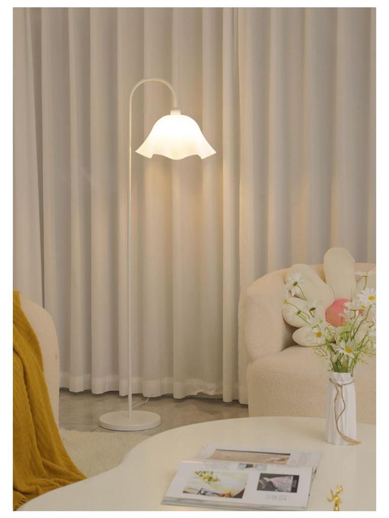 Nordic Flower-Inspired Cream Floor Lamp for Living Room or Bedside