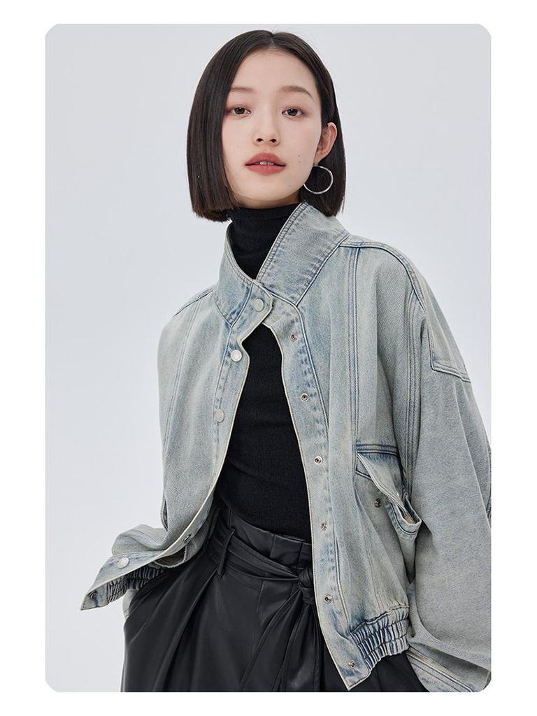 Retro Hong Kong Style Stand Collar Lapel Denim Jacket for Petite, New Early Spring Trend, Loose Fit, Distressed, and Slimming.