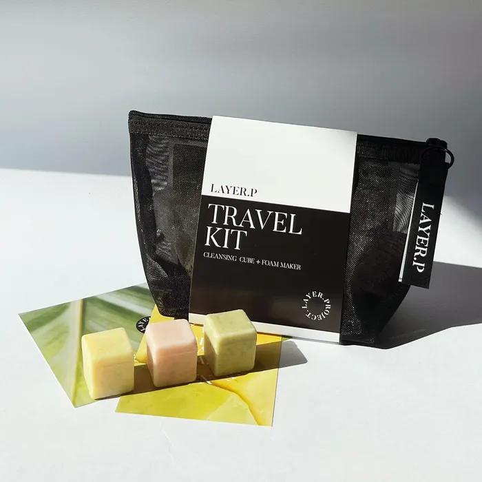 

Трехступенчатый очищающий кубик-крем, наносимый слоями в зависимости от состояния кожи Успокаивающий барьер + Набор черной сетчатой сумочки и сетки для вспенивания rhombus