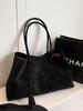 2025 Women Faux Suede Large Capaci Handbag High Quality Solid Color Tote Bag Versatile Retro Designer Shoulder Bags Commuter Bag