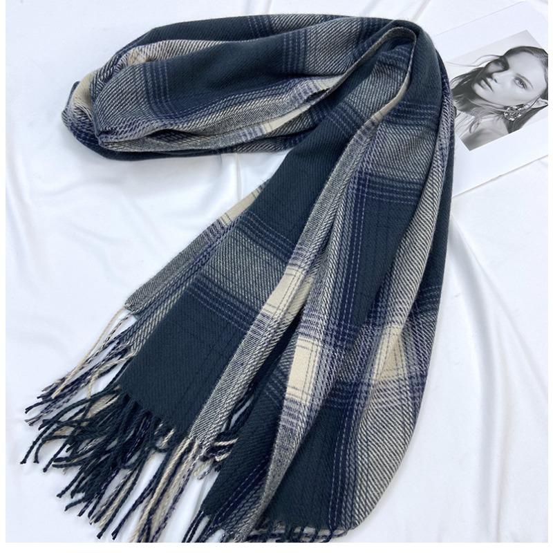 Plaid Scarf Shawl for Women - Casual Polyester Fiber, Hand Washable, Warmth & Decorative, Non-Stretch, Ideal for Everyday Wear & Holiday Gifts