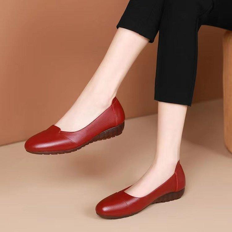 Autumn mother shoes beef tendon flat bottom comfortable single shoes women's soft sole non-slip lightweight work shoes middle-aged and elderly soft le