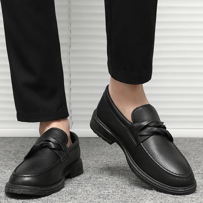 Soft Soled Shallow Mouth Men Shoe Anti Slip Comfort Leather Shoe Simple Casual Shoes Spring Autumn New Styles Men Loafer