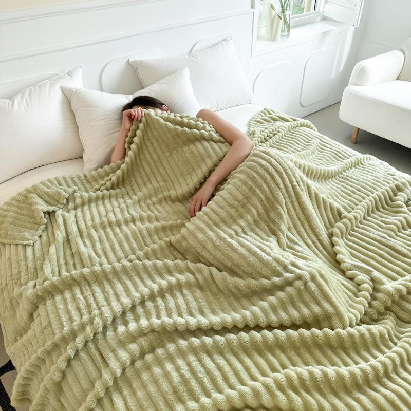 All-season Bedroom Throw Blanket Thickened Cut Flower Imitation Rabbit Plush Blanket Soft and Comfortable Home Sofa Blanket