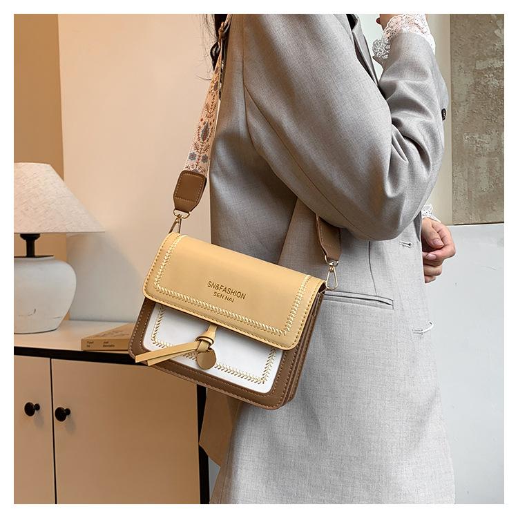Borsa a Spalla in Ecopelle Street Style, Piccola Borsa a Tracolla Quadrata con Dettagli di Cucitura per Donna