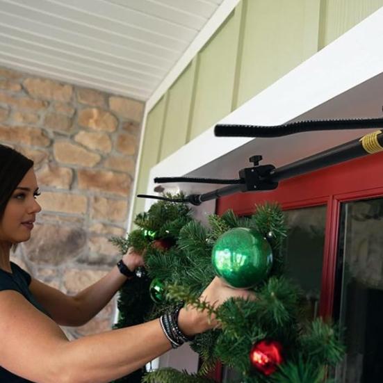 Yousheng Front Door Garland Hanger No Screws Drilling Adjustable Heavy Duty Christmas Decoration Holder for Wreaths Lights Up To 20lbs