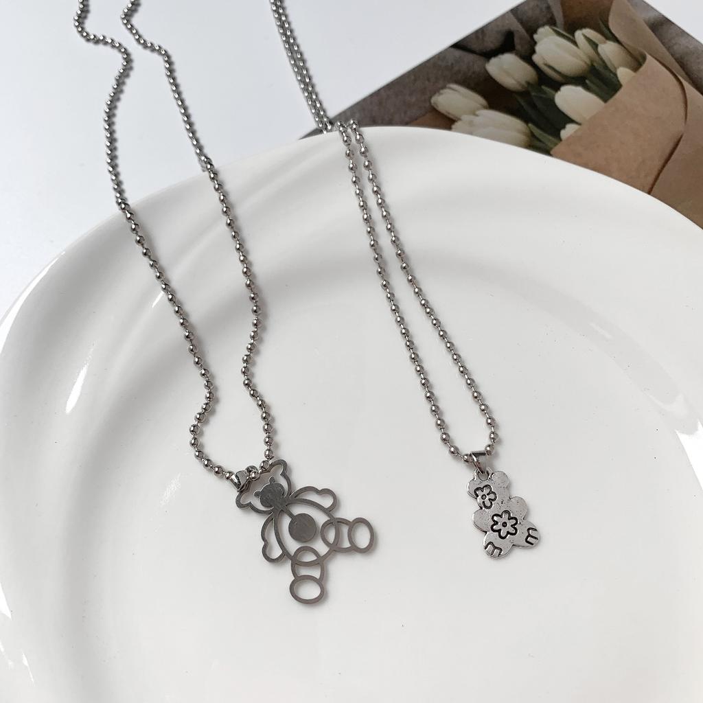 Sweet Cool Bear Series Metal Necklace Simple Retro Round Brand Pendant Versatile Niche Design Clavicle Chain