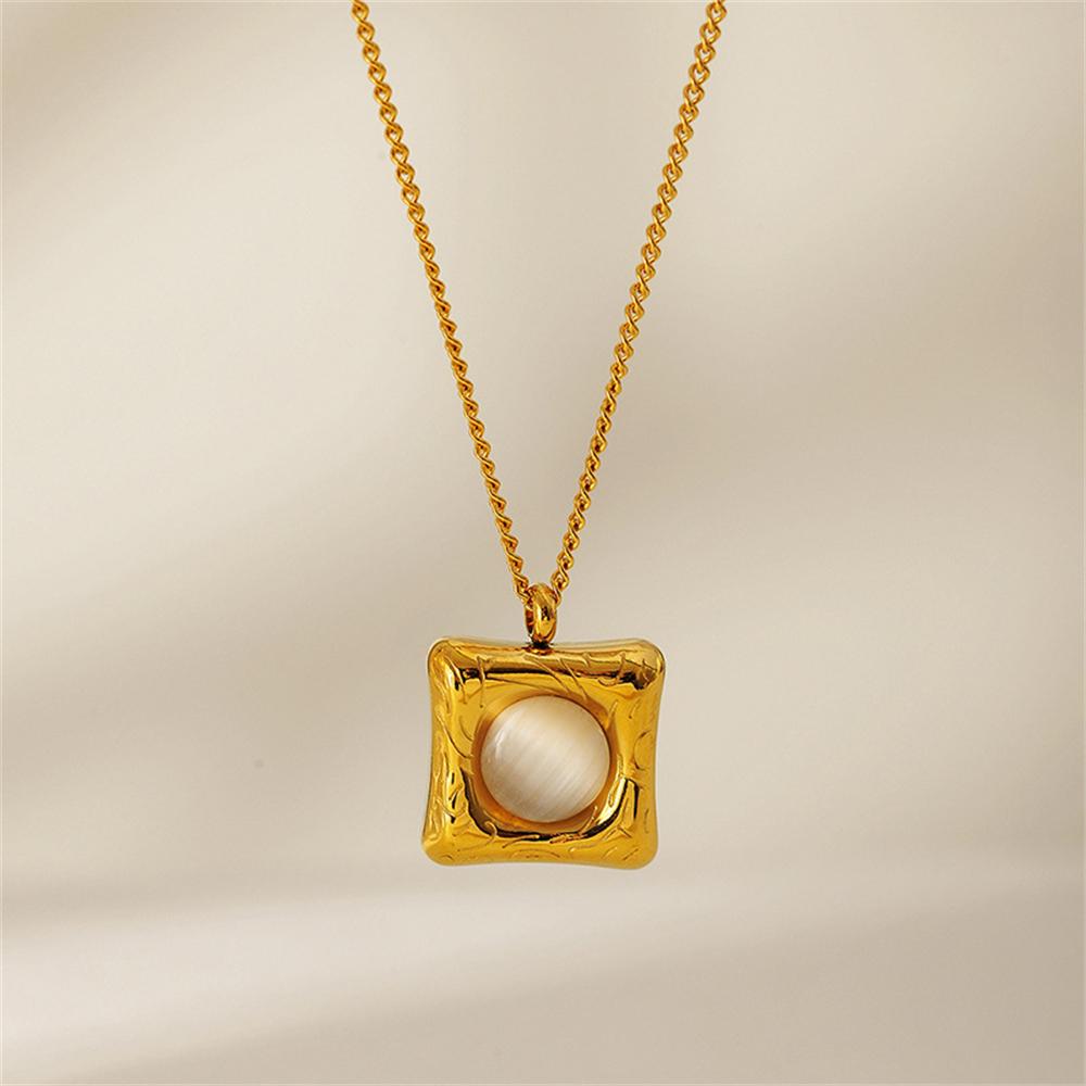 Hot Selling Block Niche Collarbone Chain Fashion Versatile Men's And Women's High-end Stainless Steel Necklace