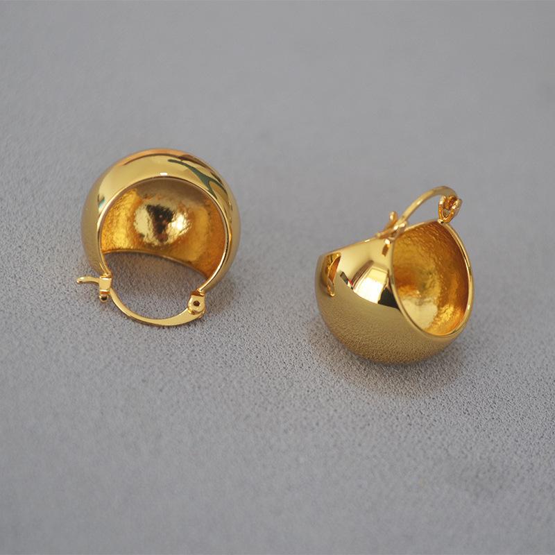 Celi Styl Retro Zveličené Duté Kuličky Jednoduché Módní Temperament Mosaz Pozlacené Náušnice Náušnice Ženy