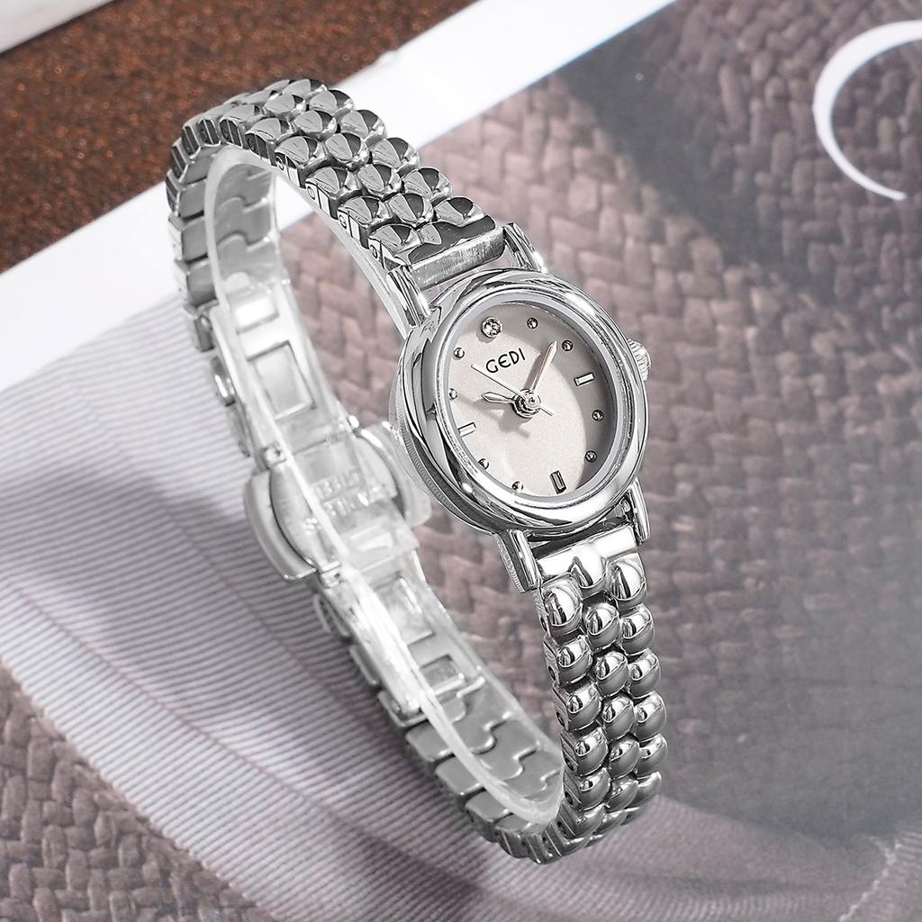 Small And Exquisite Oval Stainless Steel Strap Women'S Watch Niche High-Value Commuting Versatile Medieval Watch